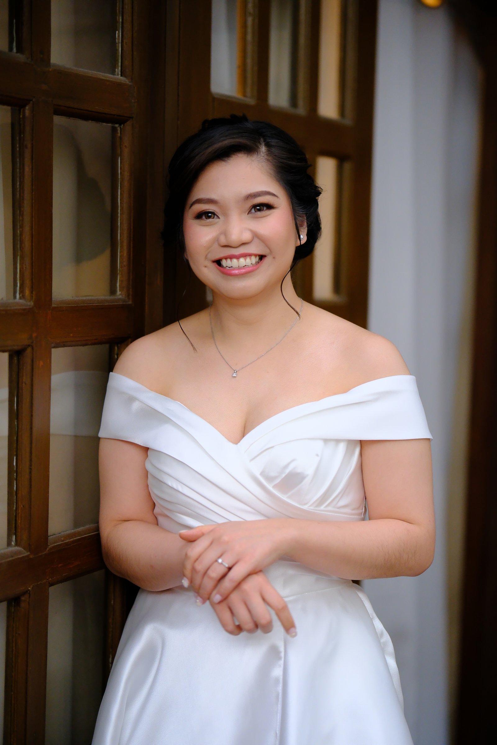 Bridal makeup look for an evening reception.